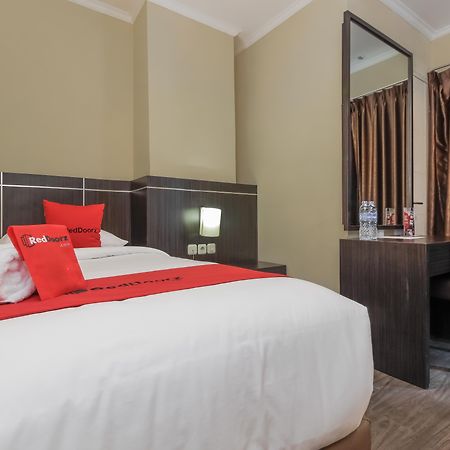 Reddoorz Plus @ Thamrin Jakarta Exterior photo