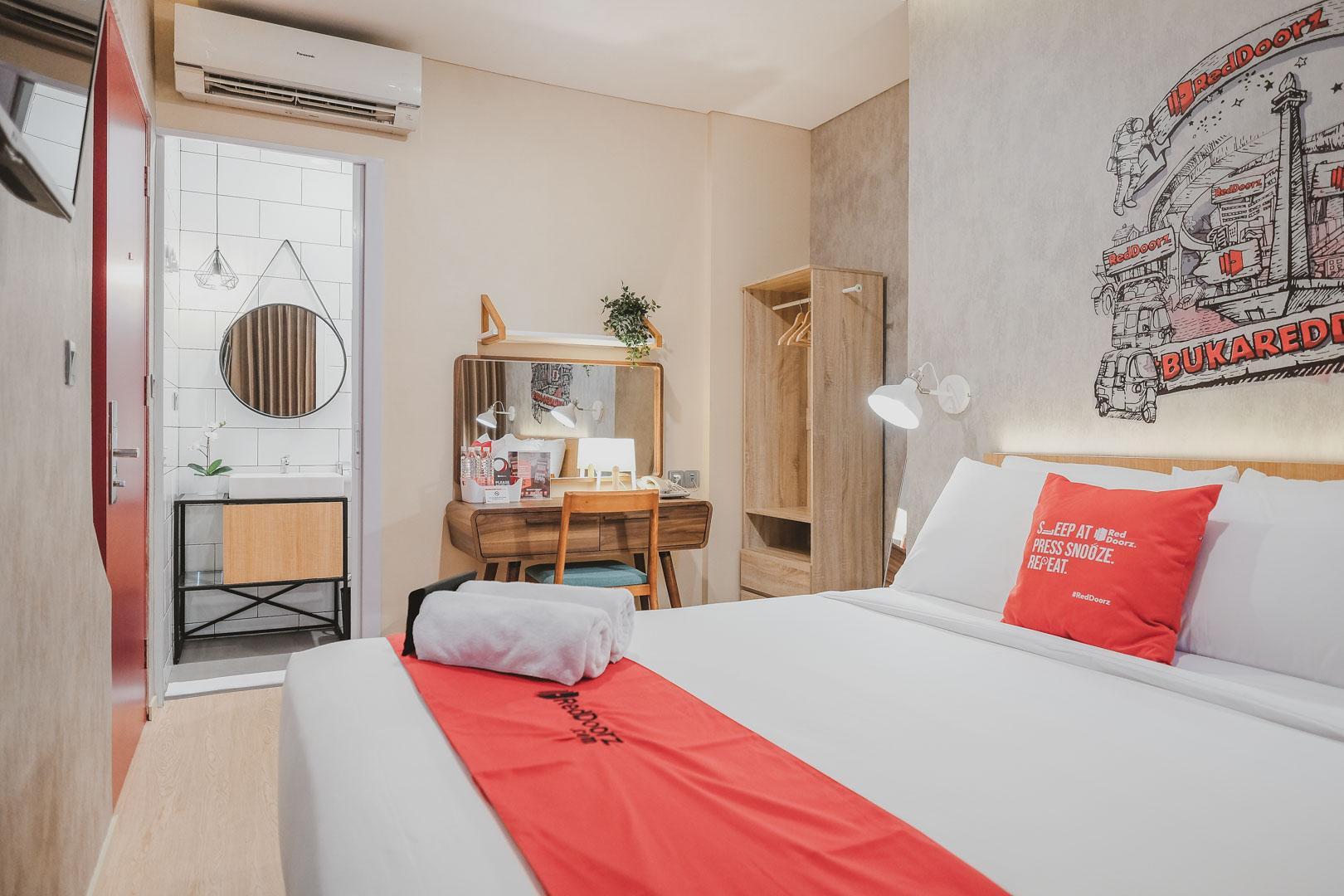 Reddoorz Plus @ Thamrin Jakarta Exterior photo