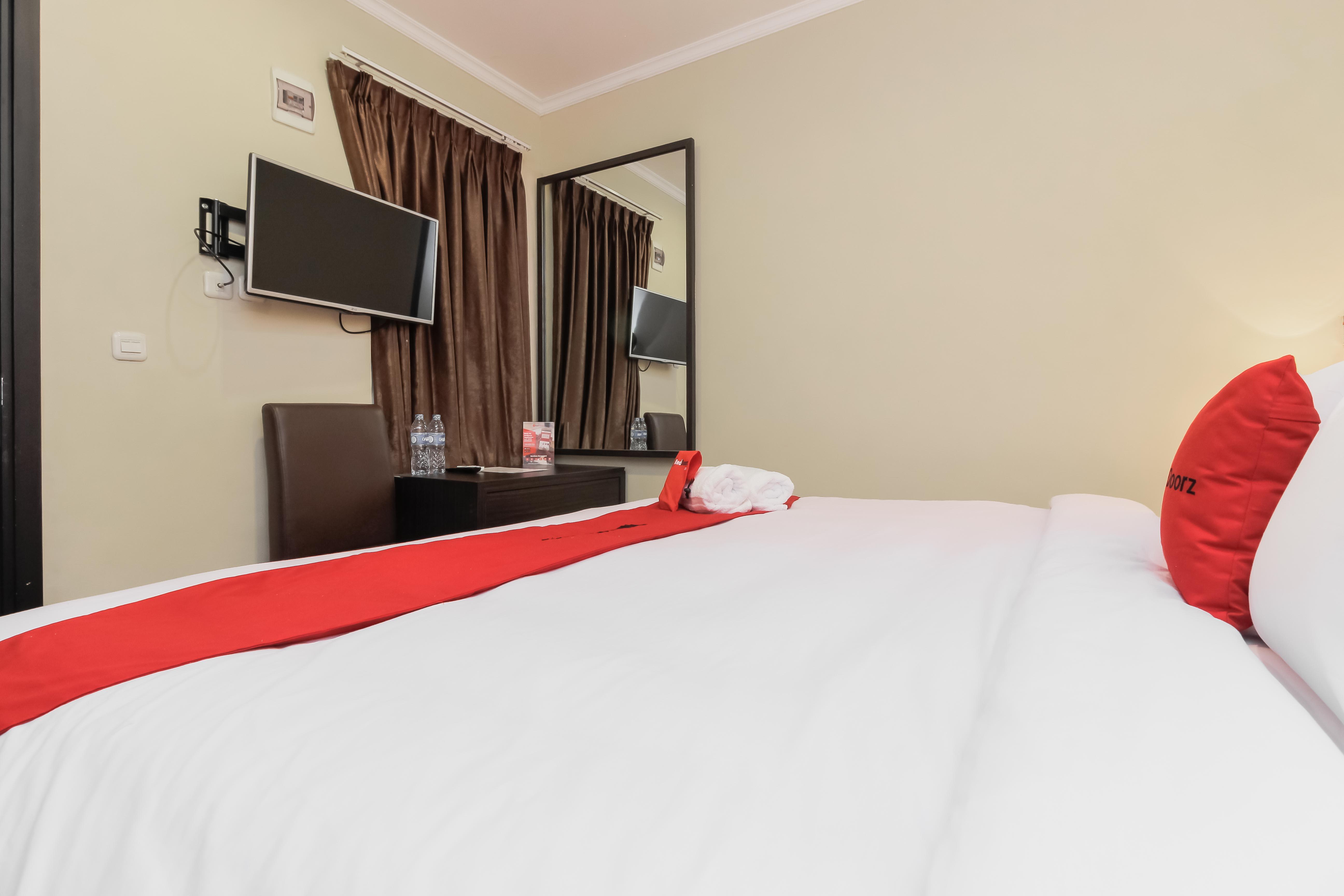 Reddoorz Plus @ Thamrin Jakarta Exterior photo