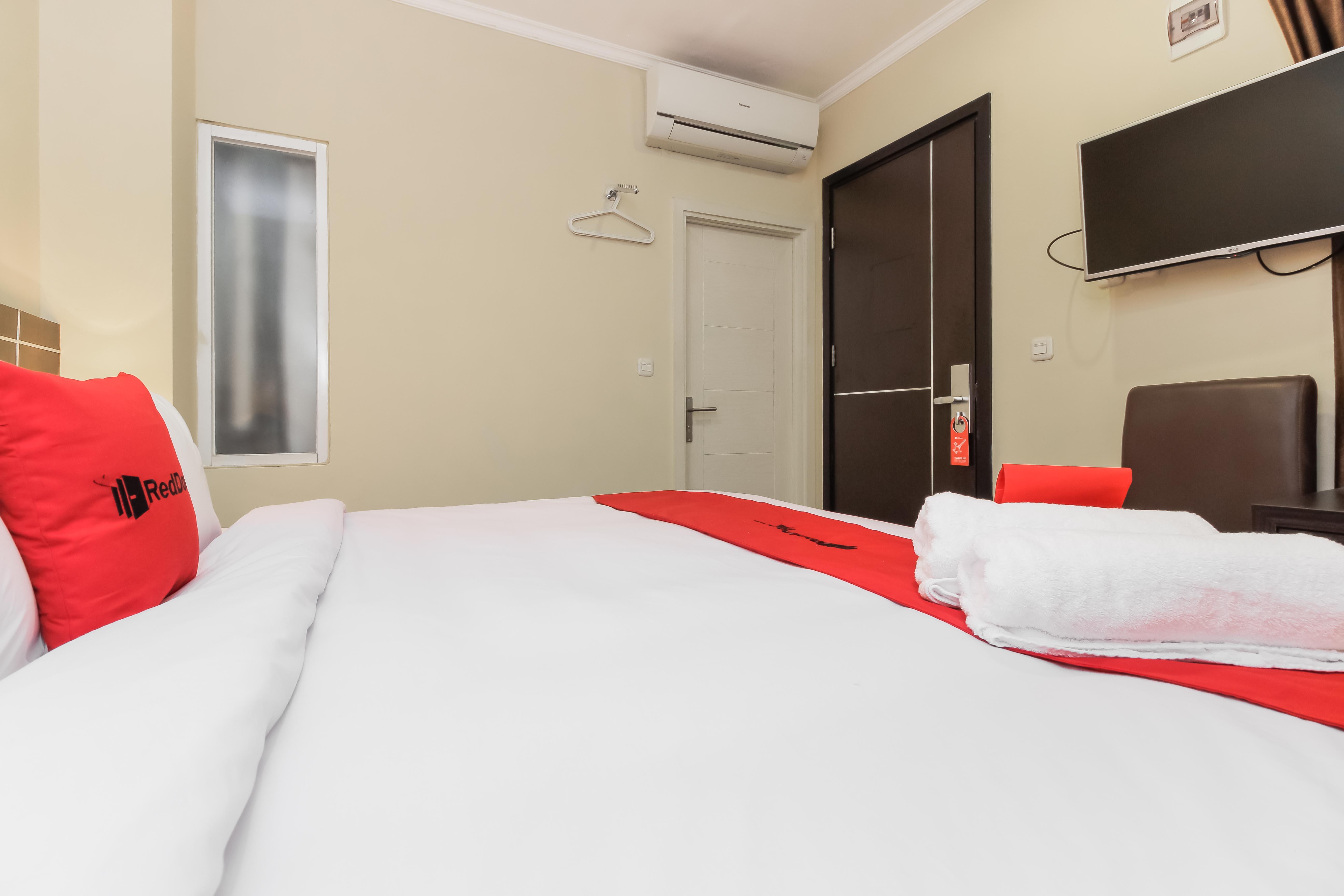 Reddoorz Plus @ Thamrin Jakarta Exterior photo