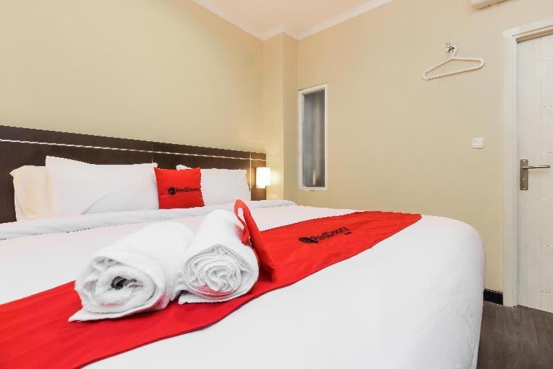 Reddoorz Plus @ Thamrin Jakarta Room photo
