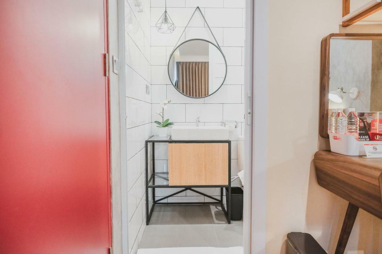 Reddoorz Plus @ Thamrin Jakarta Exterior photo