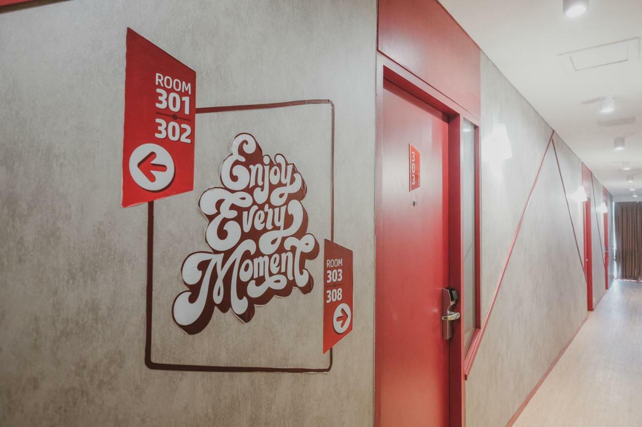 Reddoorz Plus @ Thamrin Jakarta Exterior photo