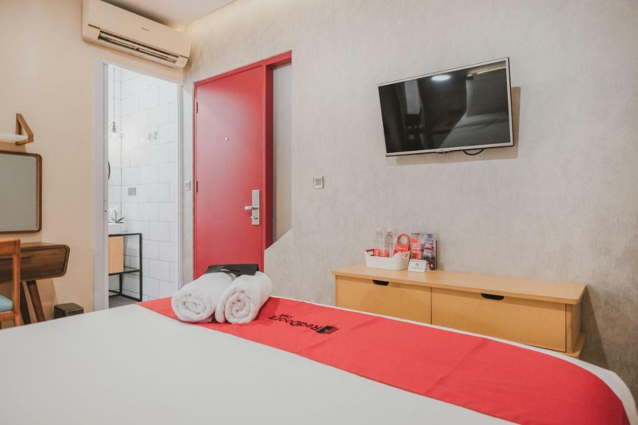 Reddoorz Plus @ Thamrin Jakarta Exterior photo
