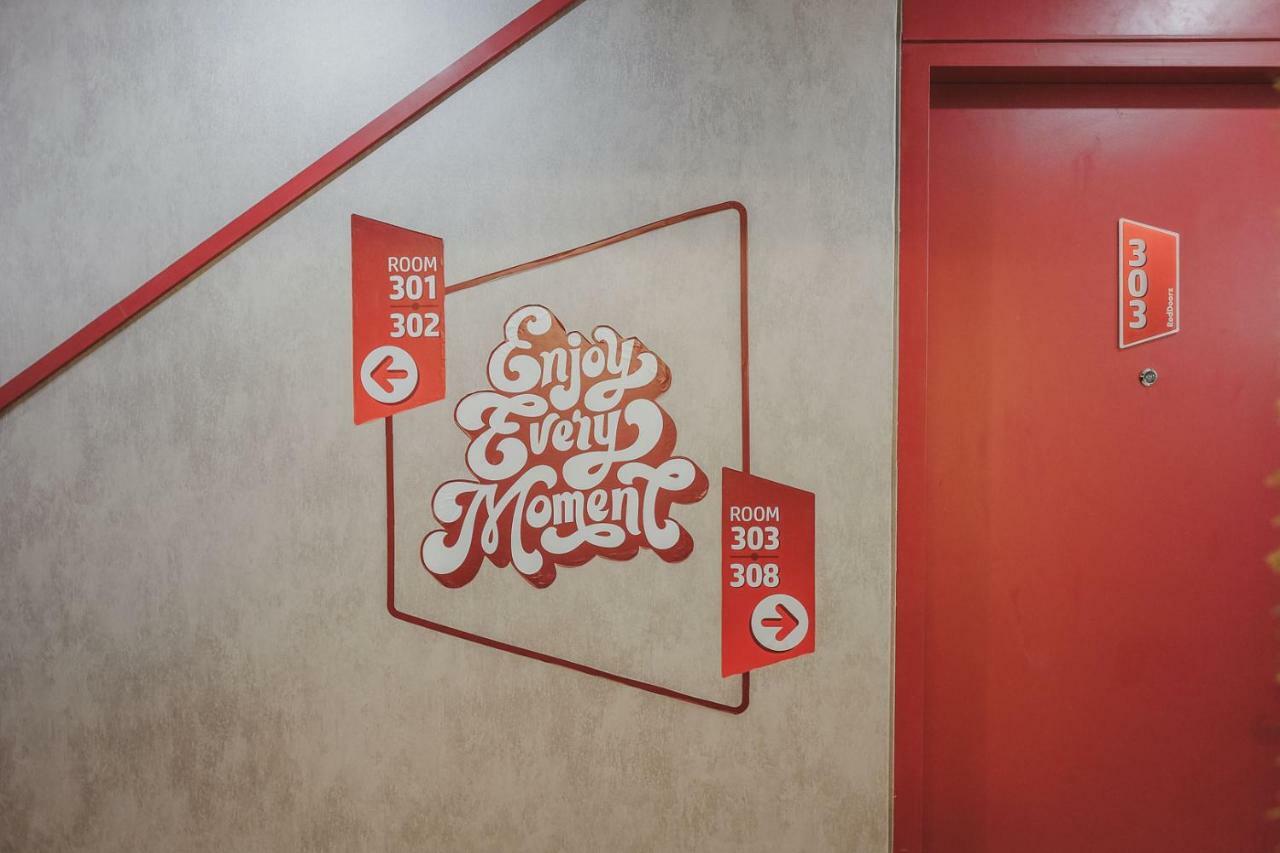 Reddoorz Plus @ Thamrin Jakarta Exterior photo