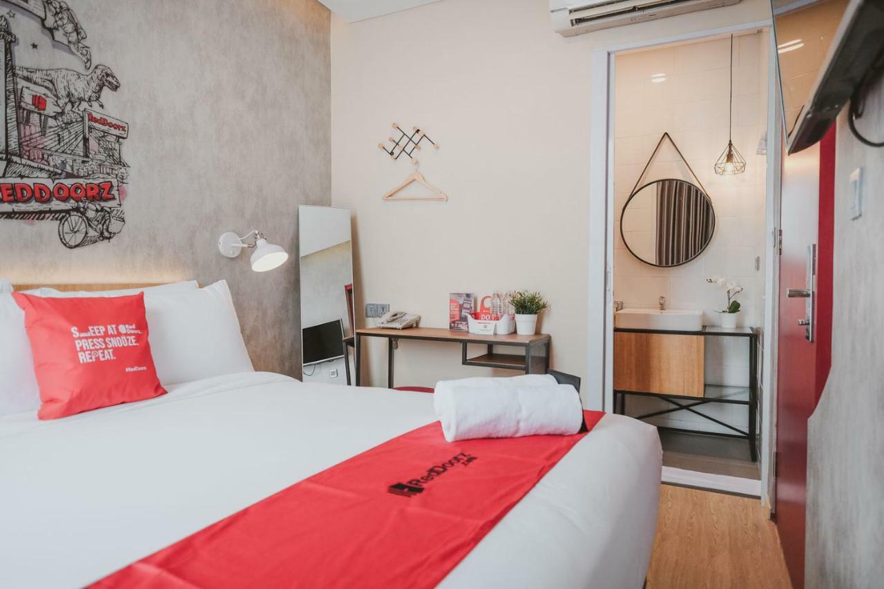 Reddoorz Plus @ Thamrin Jakarta Exterior photo