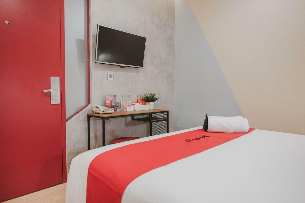 Reddoorz Plus @ Thamrin Jakarta Exterior photo