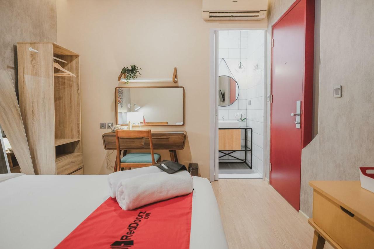 Reddoorz Plus @ Thamrin Jakarta Exterior photo