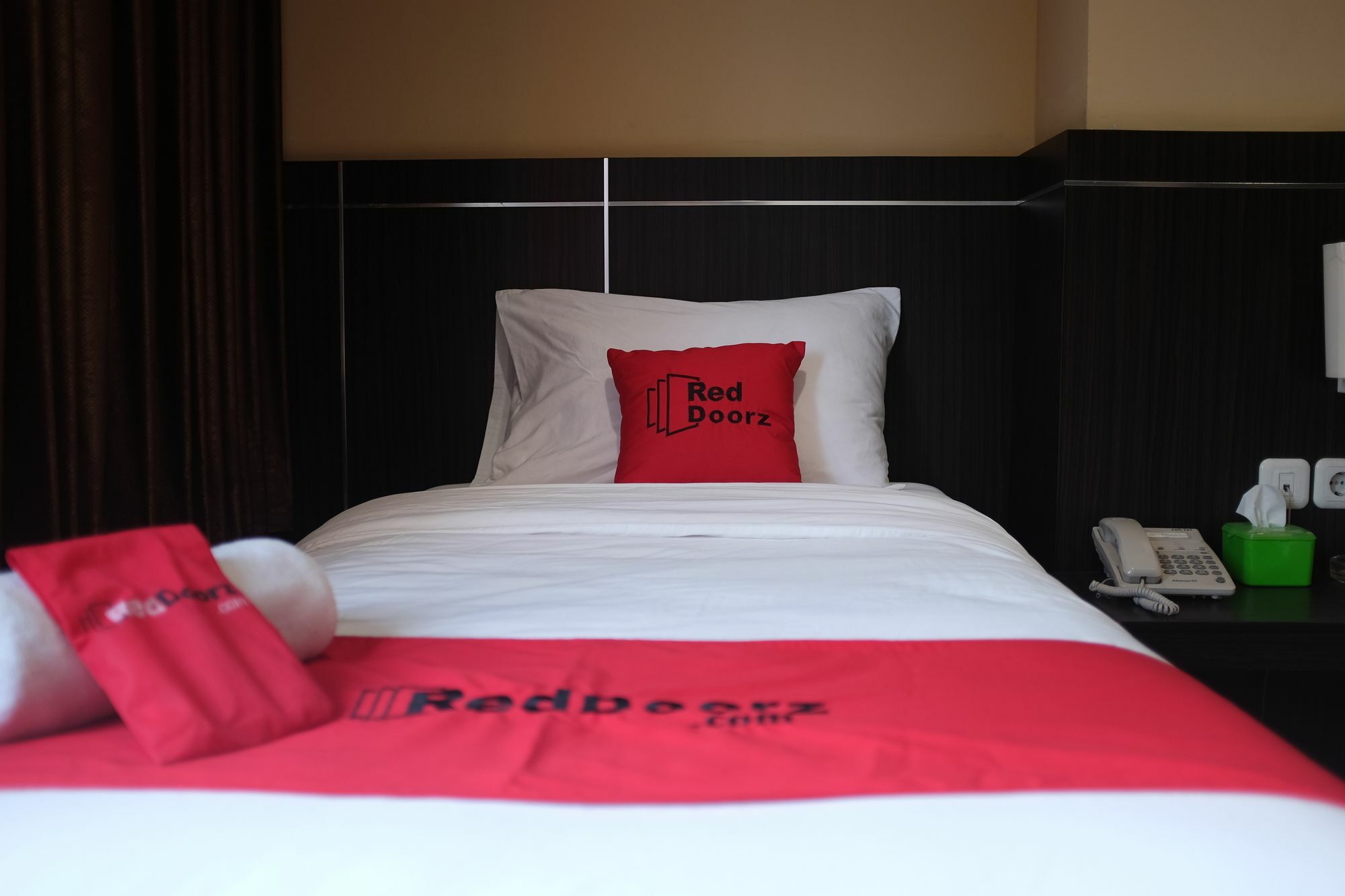 Reddoorz Plus @ Thamrin Jakarta Exterior photo
