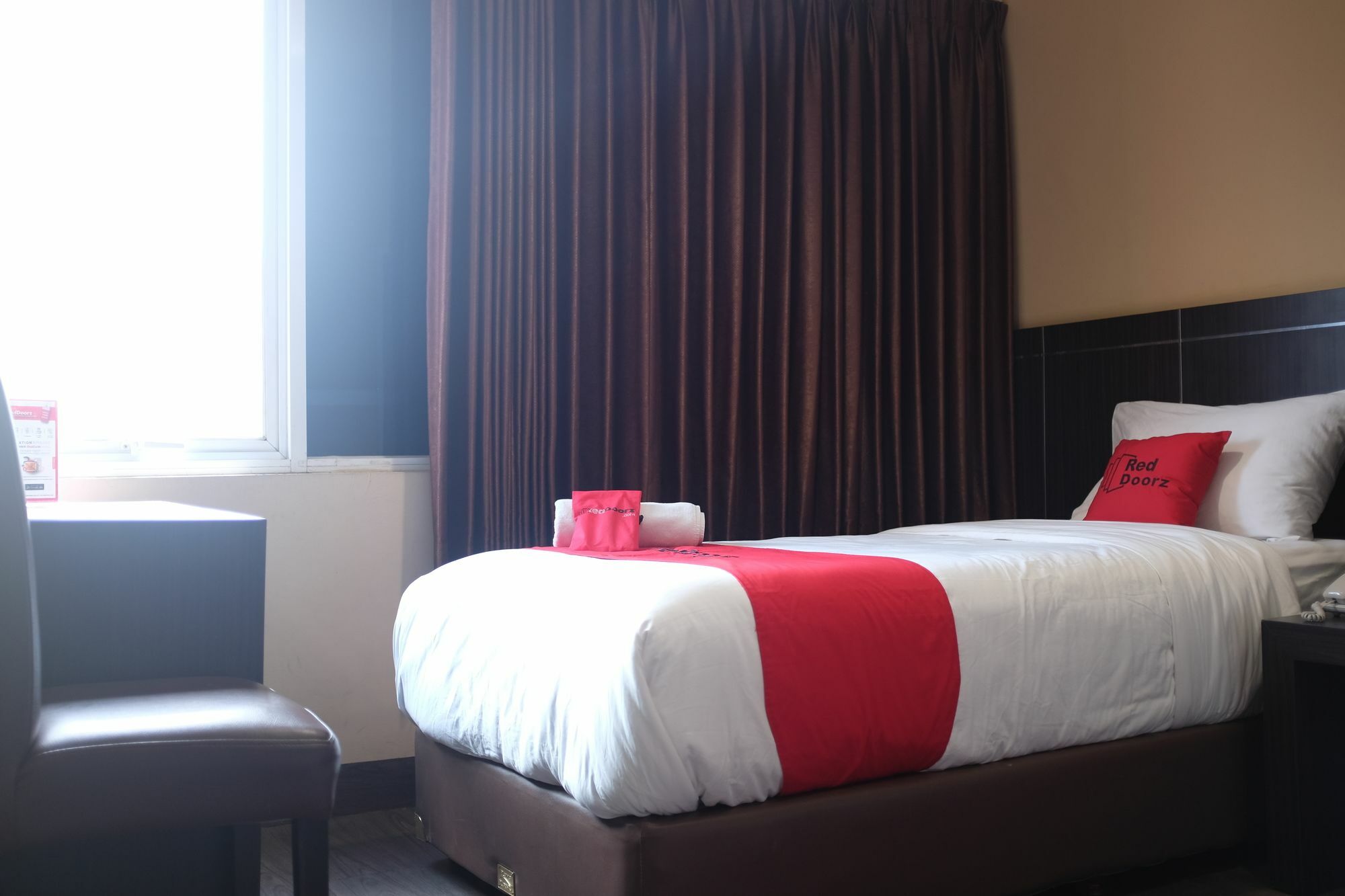 Reddoorz Plus @ Thamrin Jakarta Exterior photo