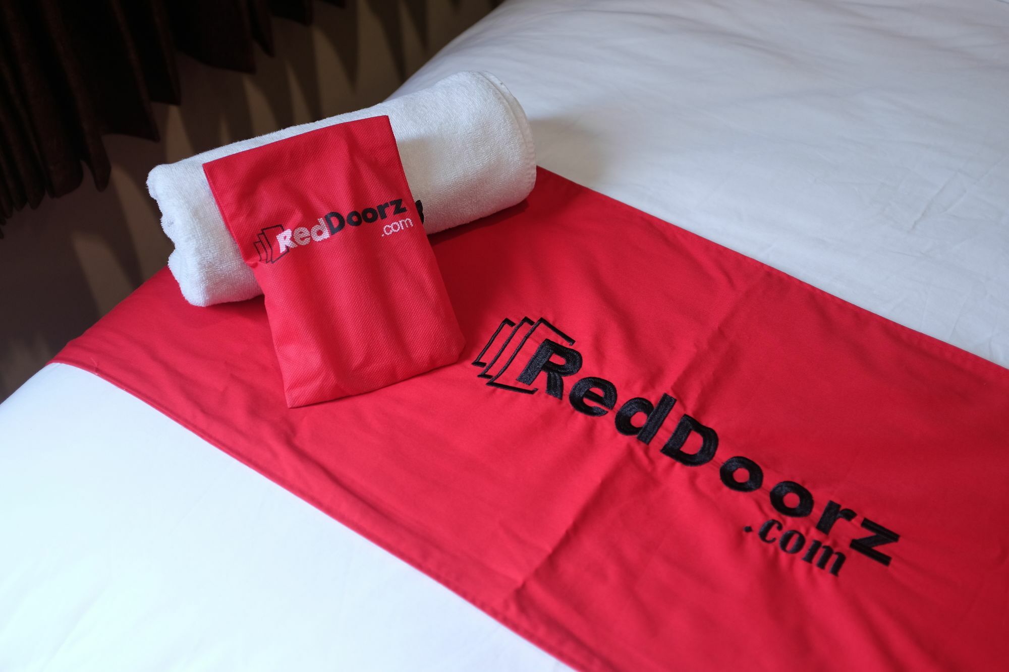 Reddoorz Plus @ Thamrin Jakarta Exterior photo