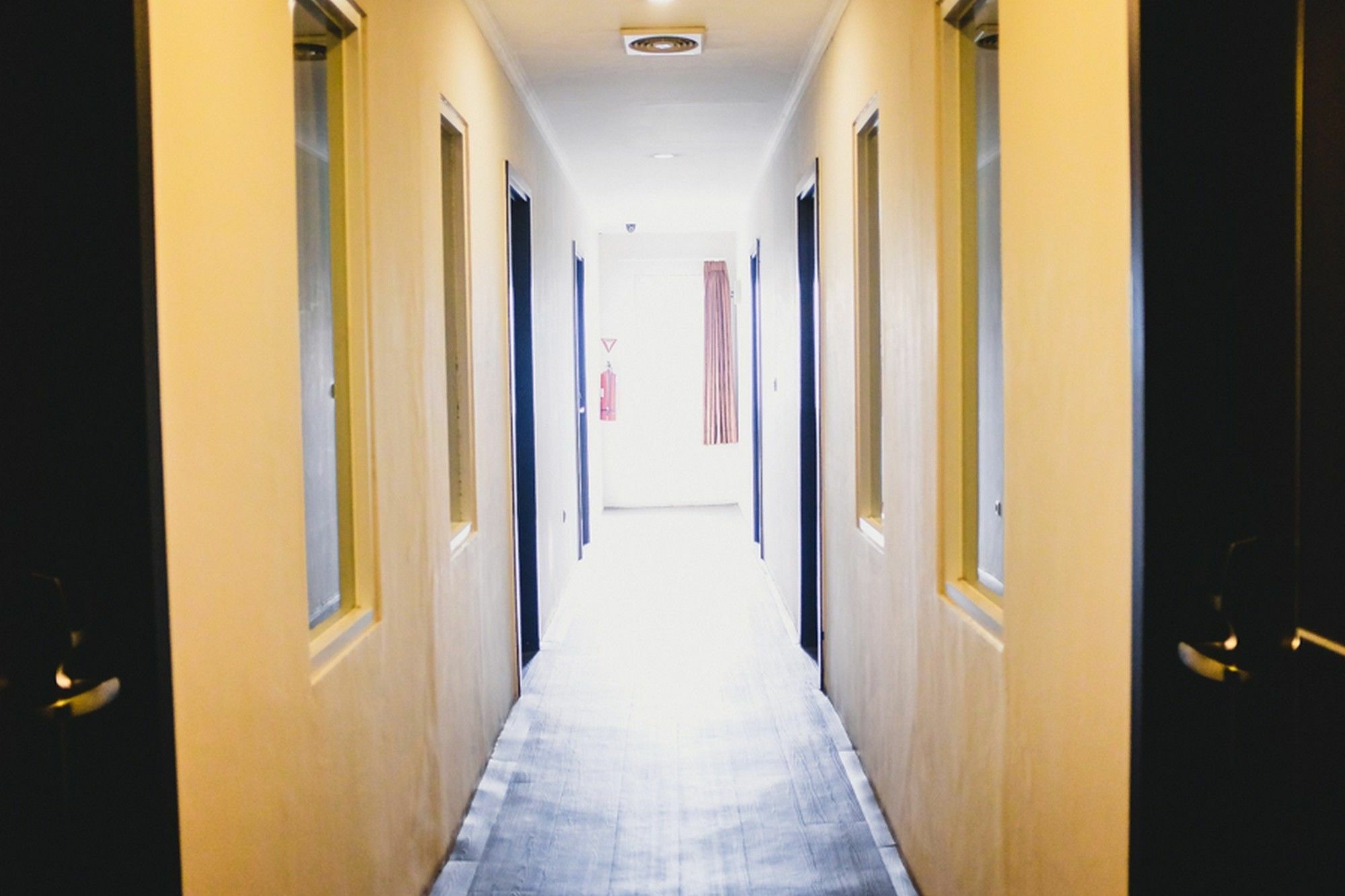 Reddoorz Plus @ Thamrin Jakarta Exterior photo